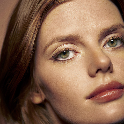 A step-by-step video guide to perfect make-up